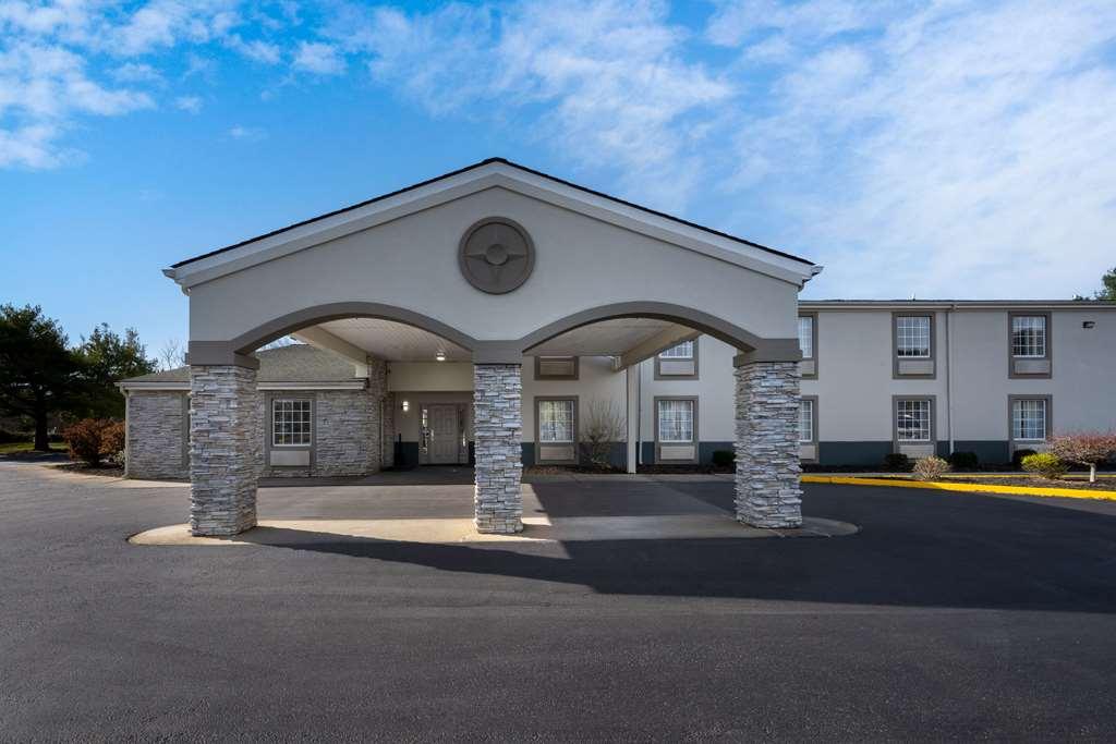 Quality Inn University Area ファームビル エクステリア 写真